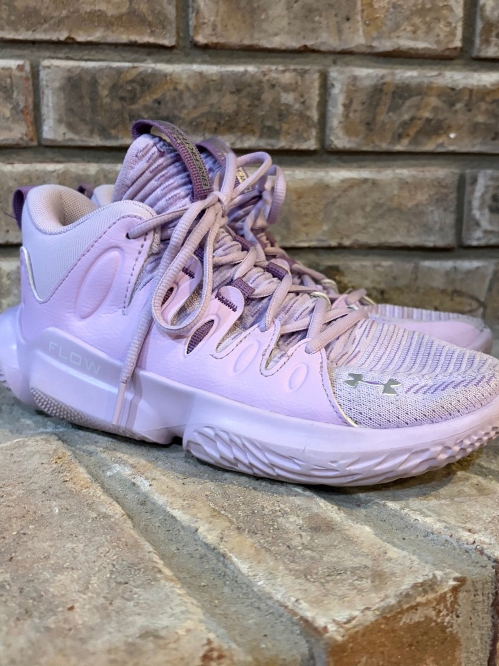 Under Armour Women's Flow Breakthru 4 Basketball Shoes